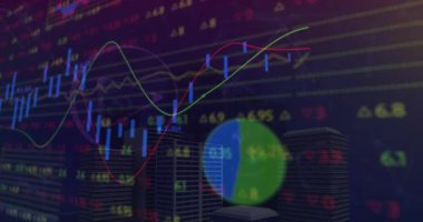 Mavi arka planda veri işleme ve şehir animasyonu. küresel iş, finans, bağlantılar ve dijital arayüz konsepti dijital olarak oluşturulmuş video.