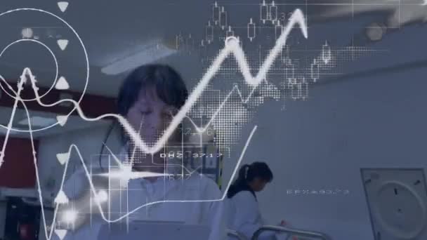 Animação Processamento Dados Sobre Mulher Caucasiana Laboratório Negócio Global Finanças — Vídeo de Stock