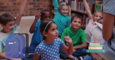 Çeşitli okul çocuklarının el kaldırması üzerine okul eşyaları ikonlarının canlandırılması. küresel eğitim ve okul kavramı dijital olarak oluşturulan video.