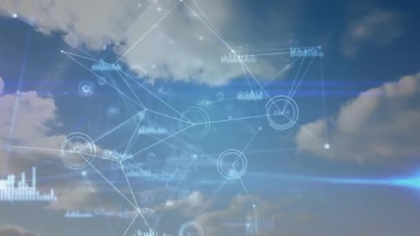 雲と空の接続のネットワークのアニメーション 世界規模の技術 デジタルインターフェースの概念がデジタルで生成されたビデオ — ストック動画