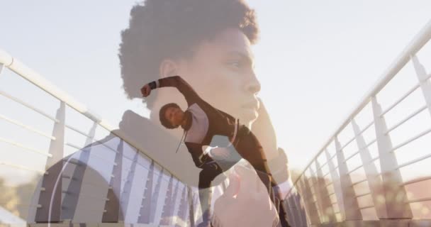 Animáció Afro Amerikai Férfi Nyújtózkodik Szabadban Globális Sport Fitness Koncepció — Stock videók