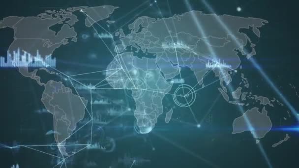 接続のネットワークと黒の背景に世界地図のアニメーション 世界規模の技術 デジタルインターフェースの概念がデジタルで生成されたビデオ — ストック動画