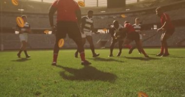 Romanya ile ragbi toplarının animasyonu stadyumdaki çeşitli erkek ragbi oyuncuları üzerine yazılmış. global spor ve dijital arayüz konsepti dijital olarak oluşturulmuş video.