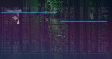 Sunucu odasında veri işleme animasyonu. küresel teknoloji ve dijital arayüz kavramı dijital olarak oluşturulmuş video.