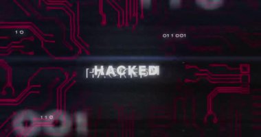 Hacklenmiş metin, veri işleme ve bilgisayar devre kartı üzerindeki parazit. küresel teknoloji, bilgisayar ve dijital arayüz kavramı dijital olarak oluşturulmuş video.