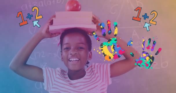 Animace Čísel Rukou Nad Šťastným Afroamerickým Chlapcem Učení Vzdělávání Zpět — Stock video