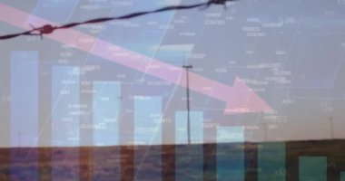 Rüzgar türbinlerinin üzerinde grafikler ve ok animasyonu. elektrik, yeşil enerji, ekoloji ve iklim değişikliği farkındalık kavramı dijital olarak oluşturulmuş video.