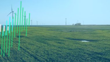 Rüzgar türbinleri üzerinde veri işleme animasyonu. küresel iş ve dijital arayüz kavramı dijital olarak oluşturulmuş video.