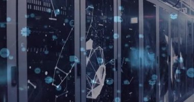 Sunucu odasında veri işleme animasyonu. Küresel teknoloji bağlantıları ve dijital arayüz konsepti dijital olarak oluşturulmuş video.