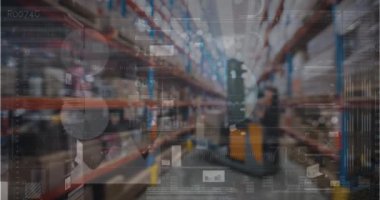 Depoda veri işleme animasyonu. Küresel gönderim ve bağlantılar konsepti dijital olarak oluşturulmuş video.