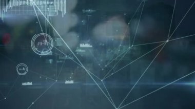 Veri işleme üzerinden bağlantı ağının animasyonu. Dijital arayüz teknolojisi ve ağ konsepti dijital olarak oluşturuldu.