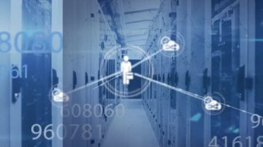 Bilgisayar sunucuları üzerinden numaralarla bağlantı ağının animasyonu. küresel ağlar, hesaplama ve veri işleme konsepti dijital olarak oluşturulmuş video.