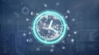 Saatin animasyonu dünya ve veri işleme sisteminde hızla ilerliyor. küresel iş, bağlantılar ve veri işleme kavramı dijital olarak oluşturulmuş video.