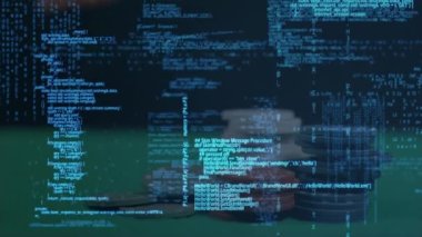 Kumarhane çipleri üzerinde veri işleme animasyonu. küresel iş, finans, kumar ve veri işleme kavramı dijital olarak oluşturulmuş video.