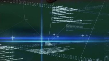 Kumarhane çipleri üzerinde veri işleme ve ikili kodlama animasyonu. küresel iş, finans, kumar ve veri işleme kavramı dijital olarak oluşturulmuş video.