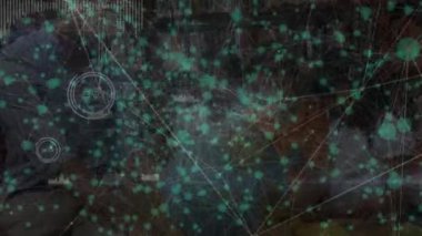 Sınıftaki çeşitli öğrenciler üzerinde veri işleme ağı ile bağlantının animasyonu. eğitim ve öğrenme kavramı dijital olarak oluşturulmuş video.