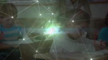 Sınıftaki çeşitli öğrenciler arasında bağlantı ağının animasyonu. eğitim ve öğrenme kavramı dijital olarak oluşturulmuş video.