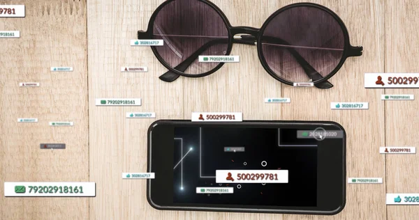 Imagen Iconos Números Redes Sociales Sobre Teléfonos Inteligentes Gafas Sol — Foto de Stock