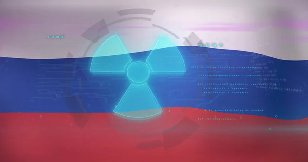 Rusya Bayrağı Üzerinde Veri Işleme Nükleer Sembolün Resmi Ukrayna Krizi — Stok fotoğraf