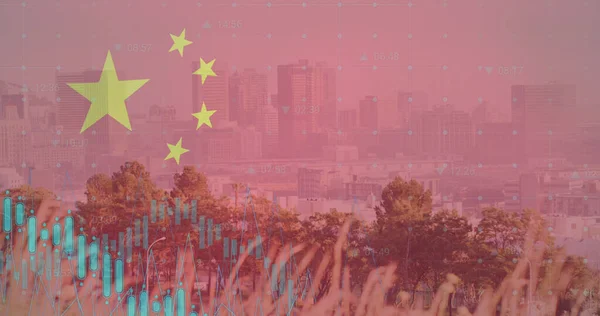 Obraz Flagi Chin Przetwarzania Danych Nad Krajobrazem Miejskim Globalny Biznes — Zdjęcie stockowe