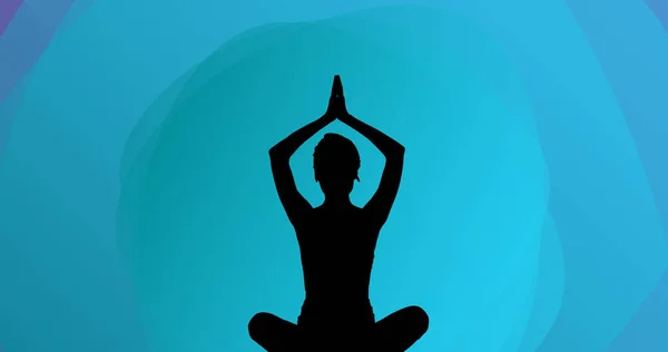 Immagine Donna Che Medita Silhouette Sfondo Blu Giornata Meditazione Mondiale — Foto Stock