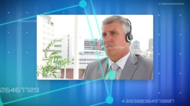 Arkaplanda iş insanlarının değişen görüntüleriyle bağlantı ağının hareketlendirilmesi