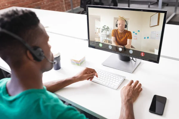 African American Albino Businessmen Discussing Meeting Video Conference Office Unaltered — Stock Photo, Image