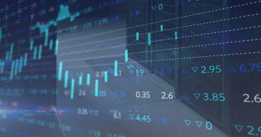 Bilgisayar sunucuları üzerinden veri işleme resmi. küresel hesaplama, dijital arayüz ve dijital olarak oluşturulmuş görüntü veri işleme kavramı.