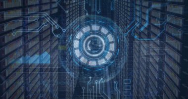 Bilgisayar sunucuları üzerinden tarama ve veri işleme görüntüsü. küresel hesaplama, dijital arayüz ve dijital olarak oluşturulmuş görüntü veri işleme kavramı.