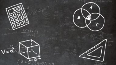 Siyah arkaplan üzerindeki matematiksel denklemler üzerinde simgelerin canlandırılması. küresel eğitim, bilim ve dijital arayüz kavramı dijital olarak oluşturulmuş video.
