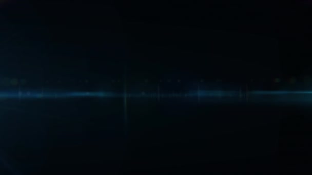 黒い背景のコピースペースに対して光と虹のフレアのスポットのデジタルアニメーション テクノロジーの背景概念 — ストック動画