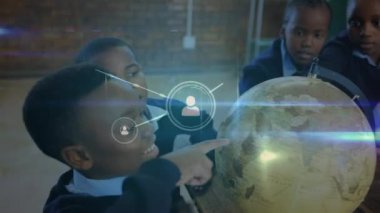 Afrika kökenli Amerikalı okul öğrencileri ve dünya çapındaki bağlantıların animasyonu. küresel bağlantılar, ağlar, eğitim ve seyahat konsepti dijital olarak oluşturulmuş video.