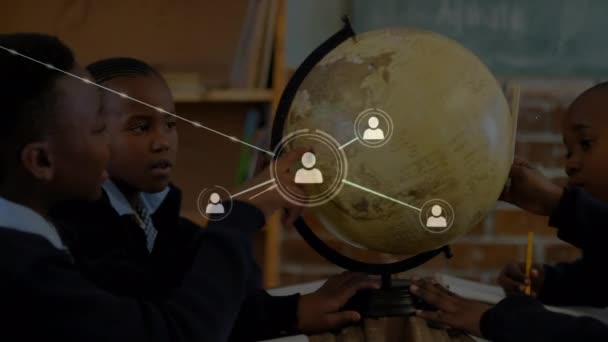 Animering Nätverk Kontakter Över Afrikanska Amerikanska Skolbarn Med Jordklotet Globala — Stockvideo