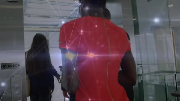 Animation Connexions Sur Divers Hommes Affaires Marchant Dans Ascenseur Entreprise — Video