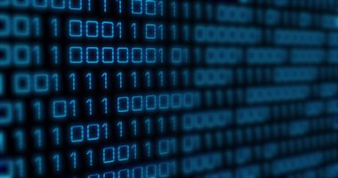 Siyah arkaplanda değişen mavi ikili kod resmi. programlama, bilgisayarlar ve teknoloji konsepti dijital olarak oluşturuldu.