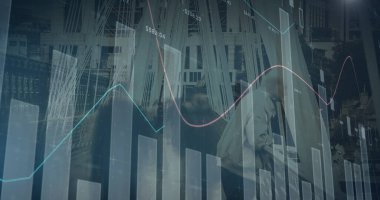 Ofisteki iş adamları üzerinde istatistik ve finansal veri işleme görüntüsü. iş, finans ve veri işleme kavramı dijital olarak oluşturulmuş görüntü.