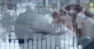 Beyaz iş adamı hakkında istatistik ve finansal veri işleme resmi. iş, finans ve veri işleme kavramı dijital olarak oluşturulmuş görüntü.