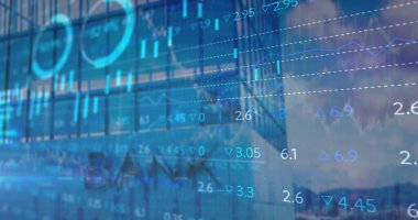 Modern bina üzerinde veri işleme görüntüsü. küresel iş, finans ve dijital arayüz kavramı dijital olarak oluşturulmuş görüntü.