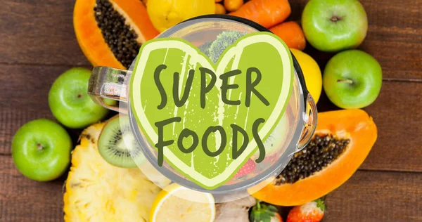 Banner Texto Super Alimentos Contra Várias Frutas Superfície Madeira Conceito — Fotografia de Stock