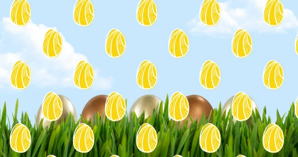 Kompozytowy Obraz Jaj Wielkanocnych Bezszwowym Wzorze Zieloną Trawą Pisankami Koncepcja — Zdjęcie stockowe