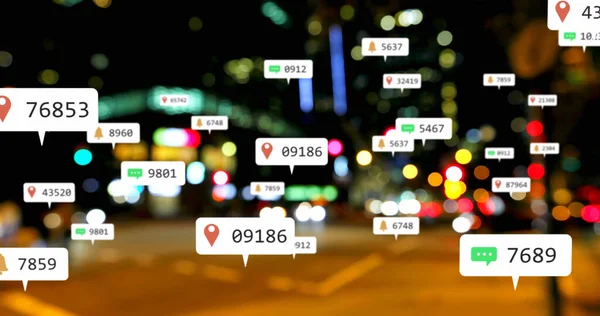 Odak trafik ışığı dışında sosyal medya simgeleri ve numaraların görüntüsü. küresel sosyal medya, bağlantılar ve dijital arayüz konsepti dijital olarak oluşturulmuş görüntü.