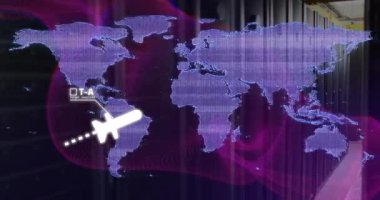 Sunucu odasının üzerindeki dünya haritasının animasyonu. küresel iş ve dijital arayüz kavramı dijital olarak oluşturulmuş video.