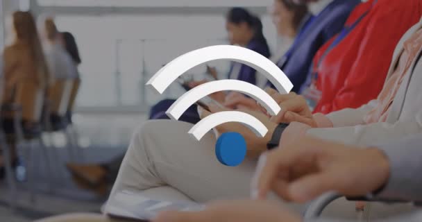 Animación Iconos Wifi Sobre Diversas Personas Negocios Que Utilizan Dispositivos — Vídeo de stock