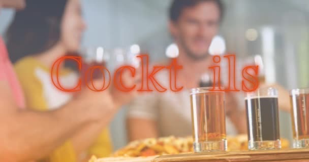 친구들 술마시고 술집에서 이야기하는 칵테일 애니메이션 국경일 축하의 디지털 비디오 — 비디오