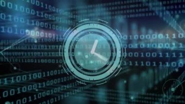 Saatin animasyonu ağlar ve ikili kodlama üzerinde hızla ilerliyor. küresel hesaplama, veri işleme ve dijital arayüz kavramı dijital olarak oluşturulmuş video.