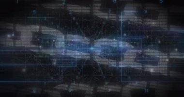 Mavi ışık yolları, veri işleme ve siyah arka plana karşı güvenlik zinciri simgesi. Siber güvenlik ve iş veri depolama teknolojisi kavramı