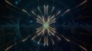 Karanlık arka planda dans eden insanların üzerine havai fişek ve ışık animasyonu. müzik ve eğlence konsepti dijital olarak oluşturulmuş video.