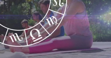 Yoga yapan farklı insanların yıldız falı çarkının animasyonu. Yıldız işaretleri, yıldız falı ve yoga meditasyon konsepti dijital olarak oluşturulmuş video.