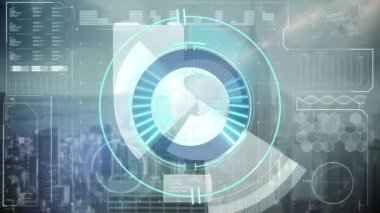 Saatin animasyonu ekranda tarama ve veri işleme üzerinde hızla ilerliyor. küresel iş ve veri işleme kavramı dijital olarak oluşturulmuş video.