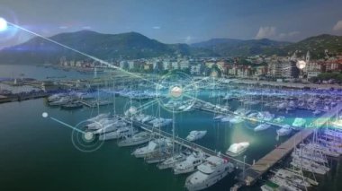 Şehir manzarası üzerindeki bağlantı ağının animasyonu. küresel bağlantılar, veri işleme ve teknoloji konsepti dijital olarak oluşturulmuş video.